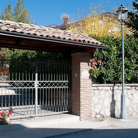 Appartamenti De Sanctis Villetta Barrea Buitenkant foto